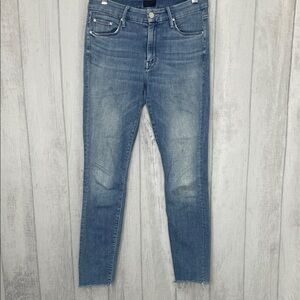 MOTHER Looker Ankle Fray. Light Blue Denim Jeans.